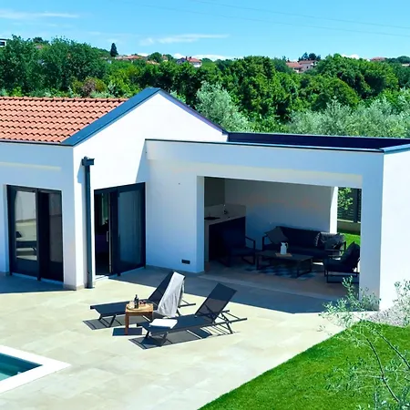 Solum 72 Villa *