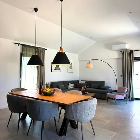 Solum 72 Villa *