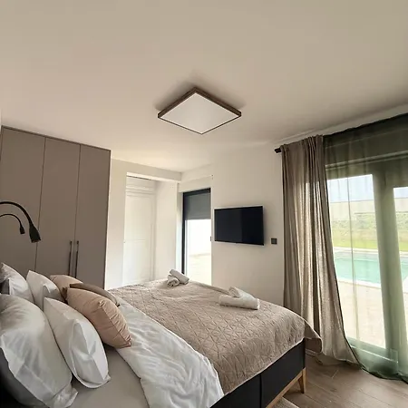 Solum 72 Villa